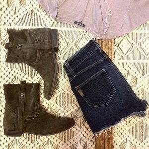 Frye & Co. Suede Green Sarah Ankle Booties Size 9